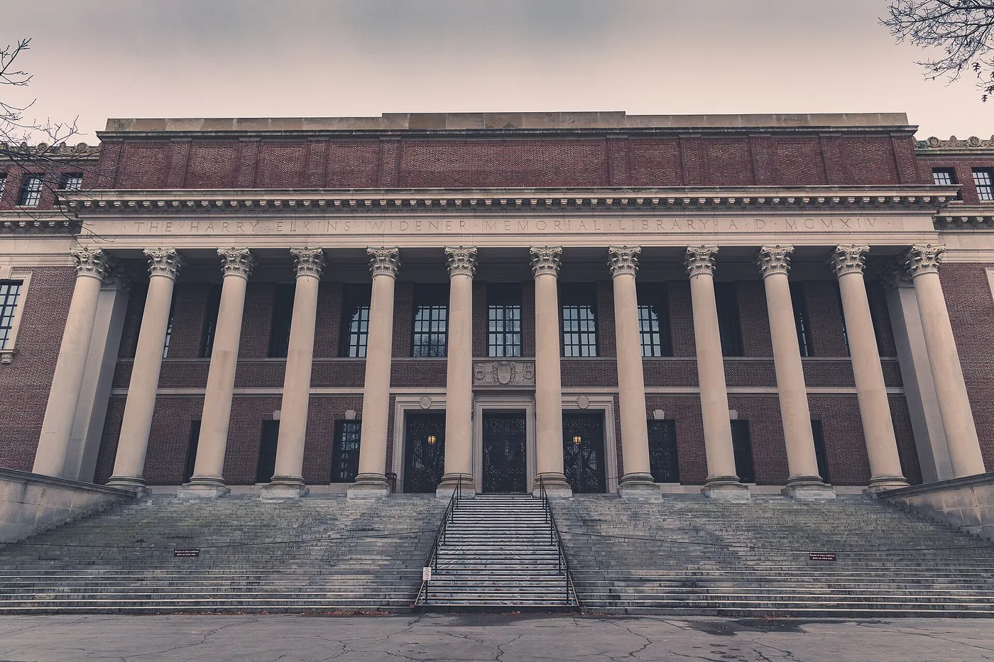 哈佛大学校园