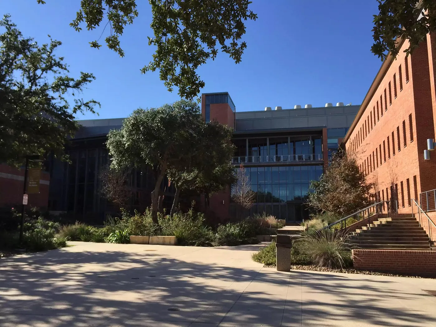 三一大学校园