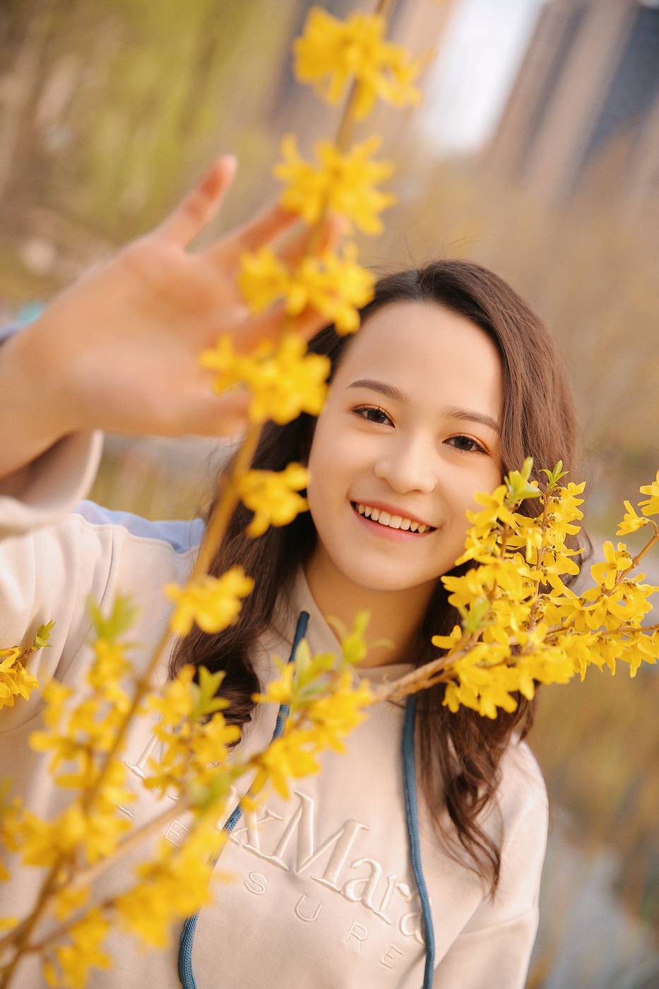 周看和 Nina 1